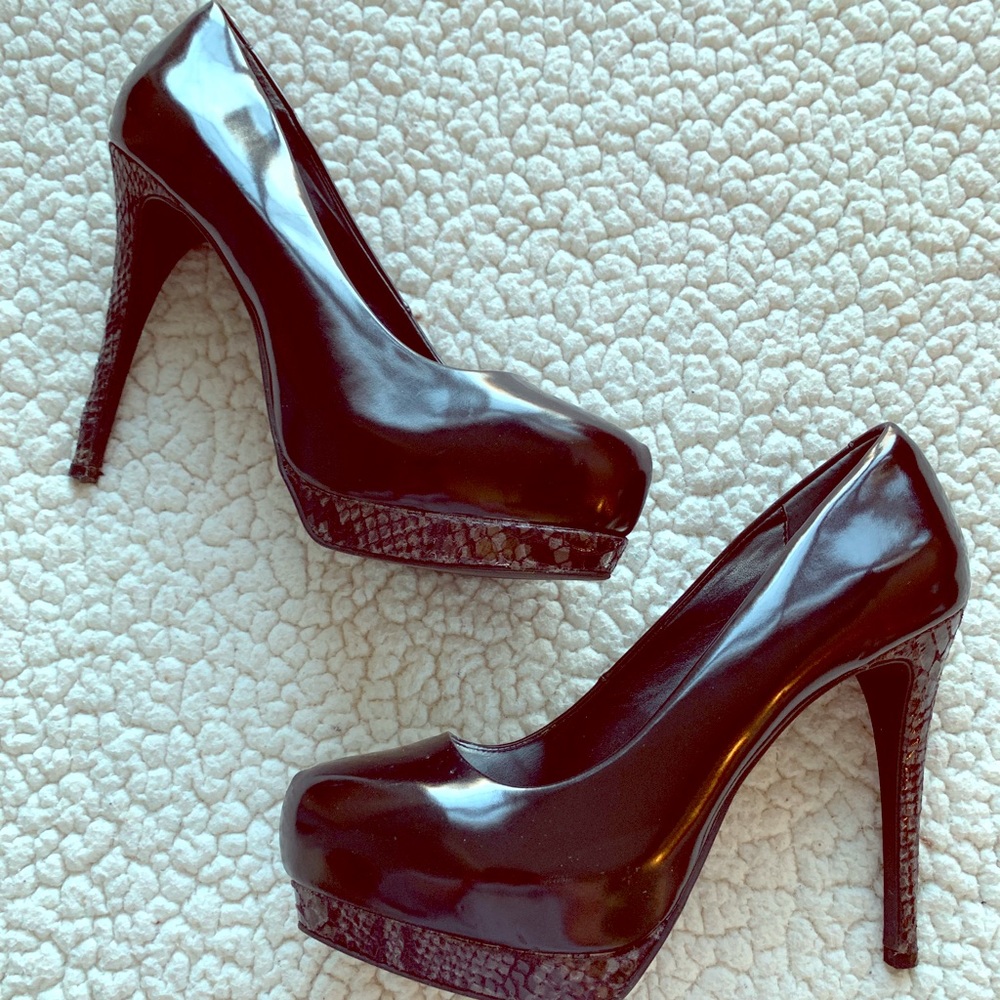 Simply Vera Vera Wang Black Heels